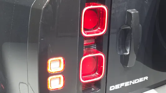 Land Rover (L663) 110 D250 SE 2022 23