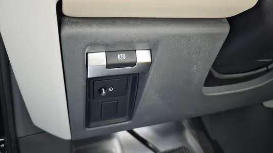 Land Rover (L663) 110 D250 SE 2022 30