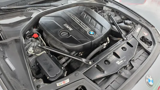 BMW 5 Series (F10) 520d xDrive 2014 6