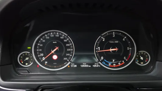 BMW 5 Series (F10) 520d xDrive 2014 8