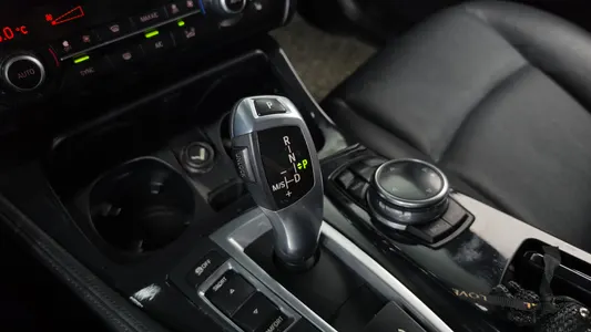 BMW 5 Series (F10) 520d xDrive 2014 9