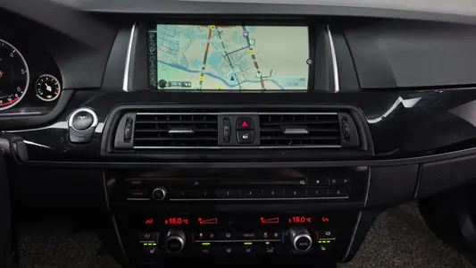 BMW 5 Series (F10) 520d xDrive 2014 12