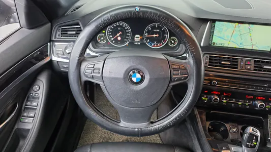 BMW 5 Series (F10) 520d xDrive 2014 13