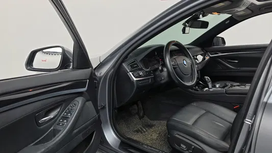 BMW 5 Series (F10) 520d xDrive 2014 10