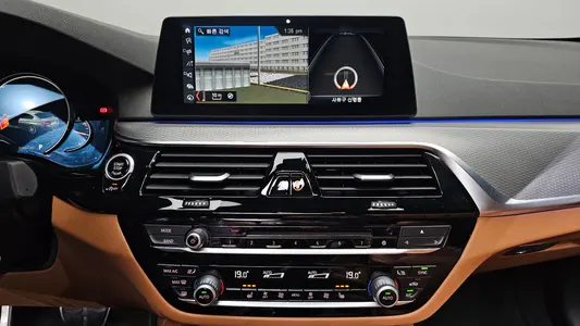 BMW 5 Series (G30) 530i xDrive M 2017 14