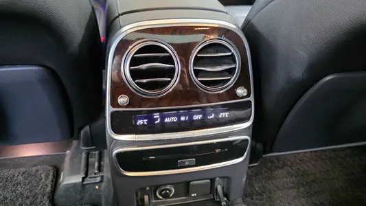 Mercedes-Benz S-Class W222 S560L 4MATIC 2019 32
