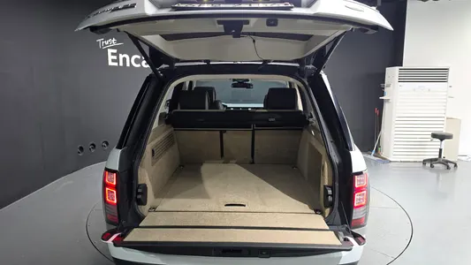 Land Rover 4 4.4 SDV8 Vogue SE 2016 20