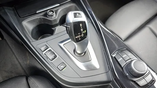 BMW 1 Series (F20) 118d 5 2015 9