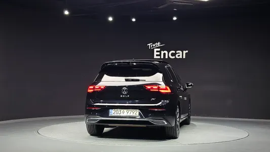 Volkswagen 8 2.0 TDI 2023 4