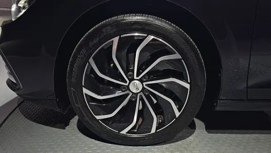 Volkswagen 8 2.0 TDI 2023 5
