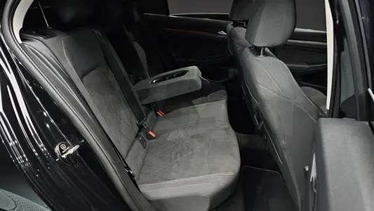 Volkswagen 8 2.0 TDI 2023 11