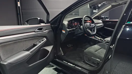 Volkswagen 8 2.0 TDI 2023 10