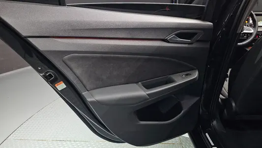 Volkswagen 8 2.0 TDI 2023 25