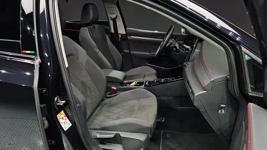 Volkswagen 8 2.0 TDI 2023 26