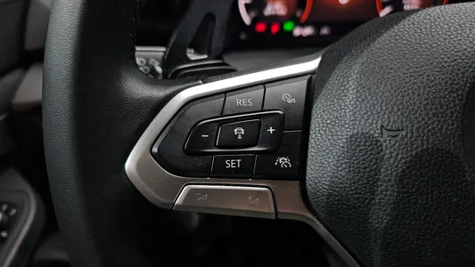 Volkswagen 8 2.0 TDI 2023 32