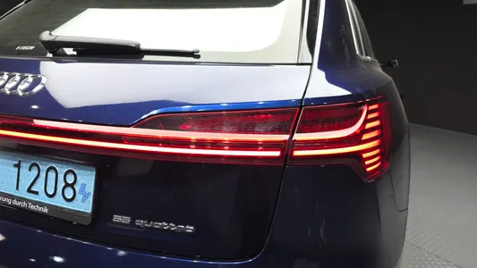 Audi e- 55 2020 23