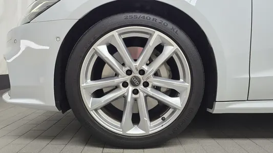 Audi A7 (4K) 55 TFSI e 2025 4