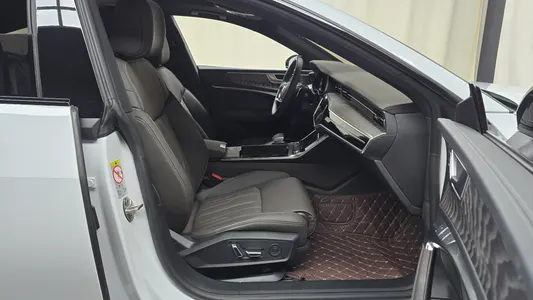 Audi A7 (4K) 55 TFSI e 2025 26
