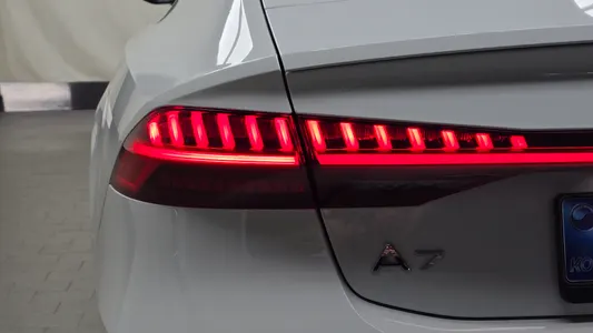 Audi A7 (4K) 55 TFSI e 2025 23