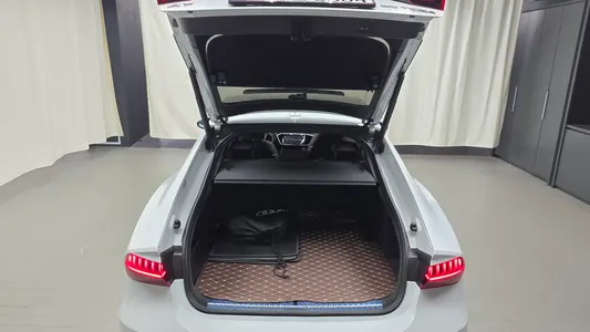 Audi A7 (4K) 55 TFSI e 2025 32