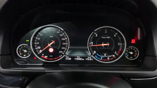 BMW 5 Series (F10) 520d M 2016 8