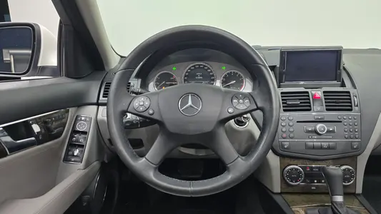 Mercedes-Benz C-Class W204 C230 2007 11