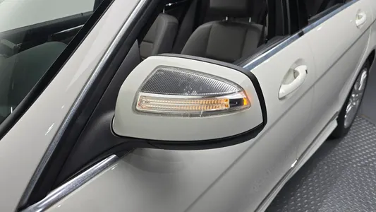 Mercedes-Benz C-Class W204 C230 2007 28
