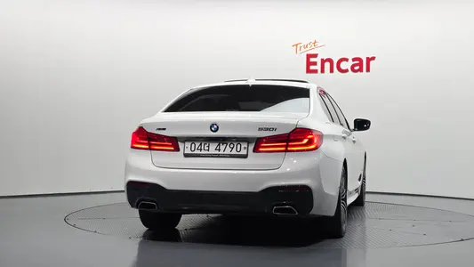 BMW 5 Series (G30) 530i xDrive M 2019 4