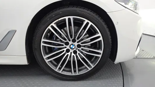 BMW 5 Series (G30) 530i xDrive M 2019 5
