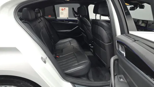 BMW 5 Series (G30) 530i xDrive M 2019 12