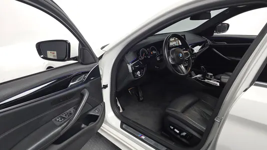 BMW 5 Series (G30) 530i xDrive M 2019 10