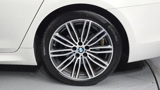 BMW 5 Series (G30) 530i xDrive M 2019 21
