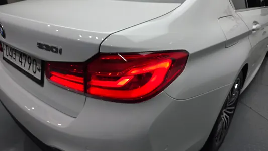 BMW 5 Series (G30) 530i xDrive M 2019 23