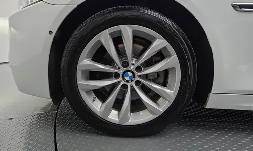 BMW 5 Series (F10) 520d M 2015 5