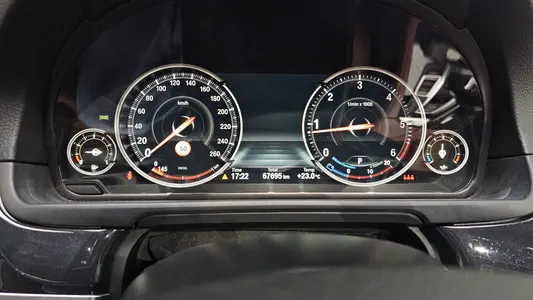 BMW 5 Series (F10) 520d M 2015 8