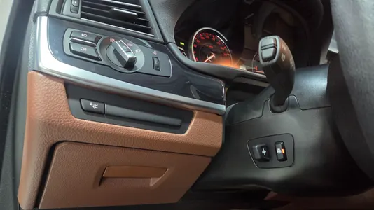 BMW 5 Series (F10) 520d M 2015 15