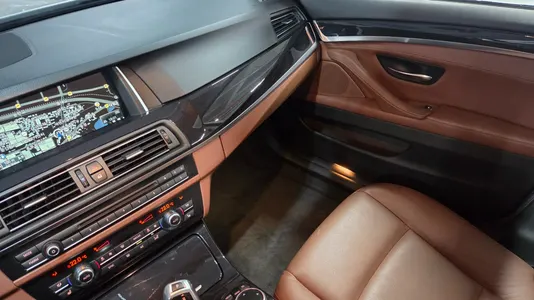 BMW 5 Series (F10) 520d M 2015 18
