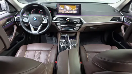 BMW 5 Series (G30) 530e 2021 6