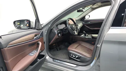 BMW 5 Series (G30) 530e 2021 9