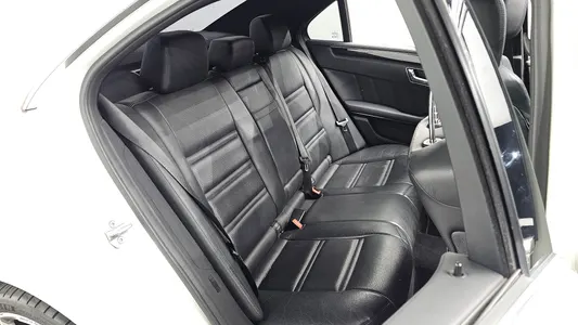Mercedes-Benz E-Class W212 E63 AMG 2011 11