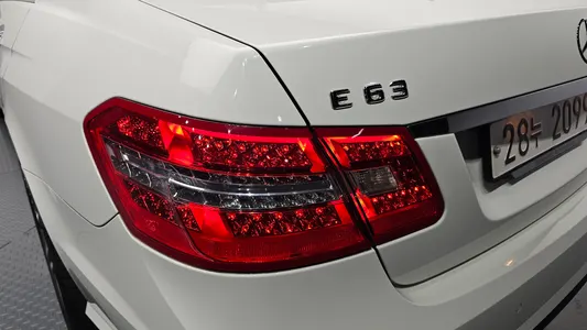 Mercedes-Benz E-Class W212 E63 AMG 2011 23