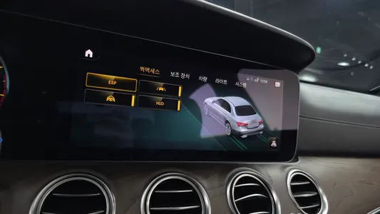 Mercedes-Benz E-Class W213 E250 2022 13