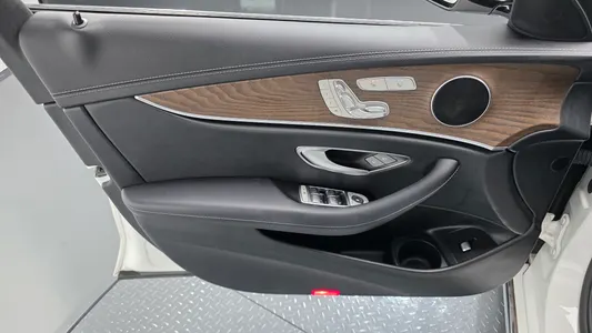 Mercedes-Benz E-Class W213 E250 2022 24