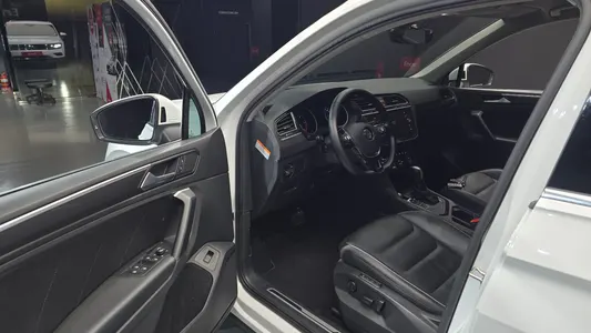 Volkswagen 2 2.0 TDI 2020 10