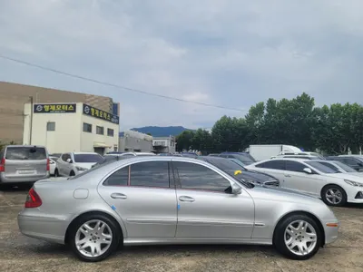Mercedes-Benz E-Class W211 E350 2008 4