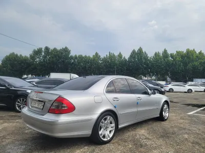 Mercedes-Benz E-Class W211 E350 2008 5