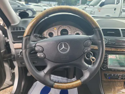 Mercedes-Benz E-Class W211 E350 2008 13