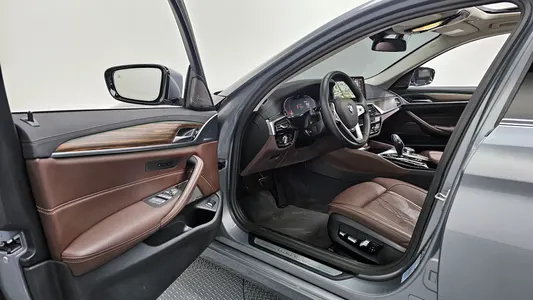 BMW 5 Series (G30) 530i xDrive 2023 11