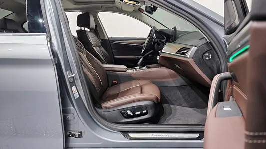 BMW 5 Series (G30) 530i xDrive 2023 10
