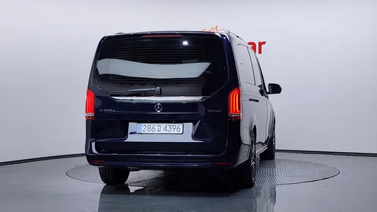 Mercedes-Benz V-Class V300 CDI 2022 4